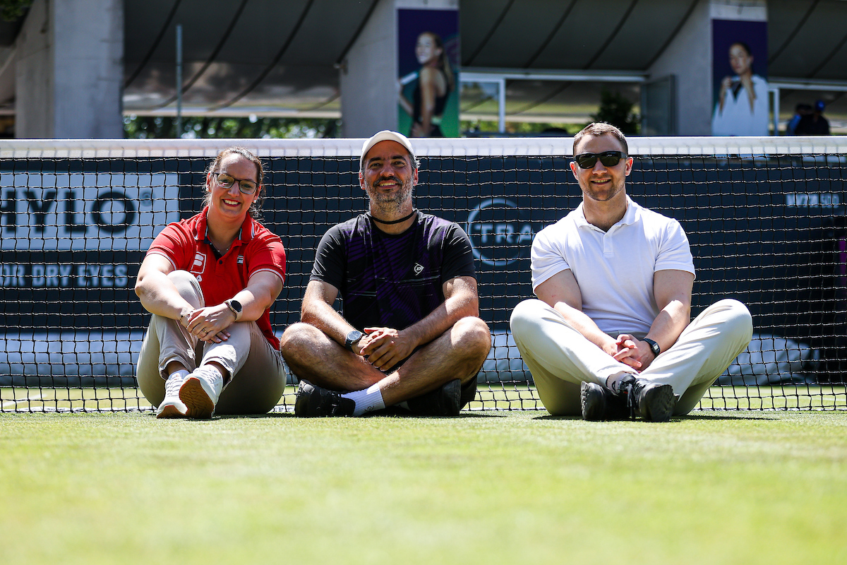 das Turnierteam - in der Mitte Roland Goering (TVBB Vizepräsident Jugend), Berlin Tennis Junior Open 2025, Berlin, LTTC "Rot-Weiß", 21.06.2025, Foto: Claudio Gärtner